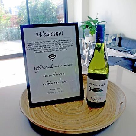 Modern 3 Bedroom Apt With Free Parking, Netflix, Wifi & Welcome Wine By Bnb Pro Melburne Exterior foto