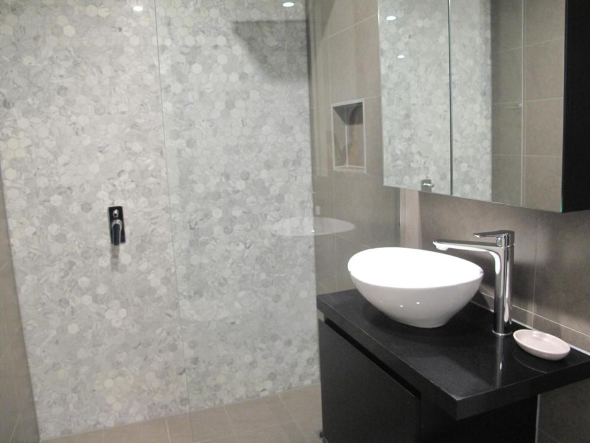 Modern 3 Bedroom Apt With Free Parking, Netflix, Wifi & Welcome Wine By Bnb Pro Melburne Exterior foto