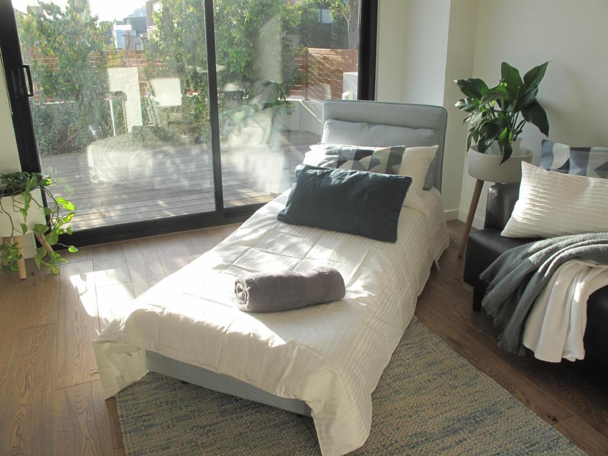 Modern 3 Bedroom Apt With Free Parking, Netflix, Wifi & Welcome Wine By Bnb Pro Melburne Exterior foto