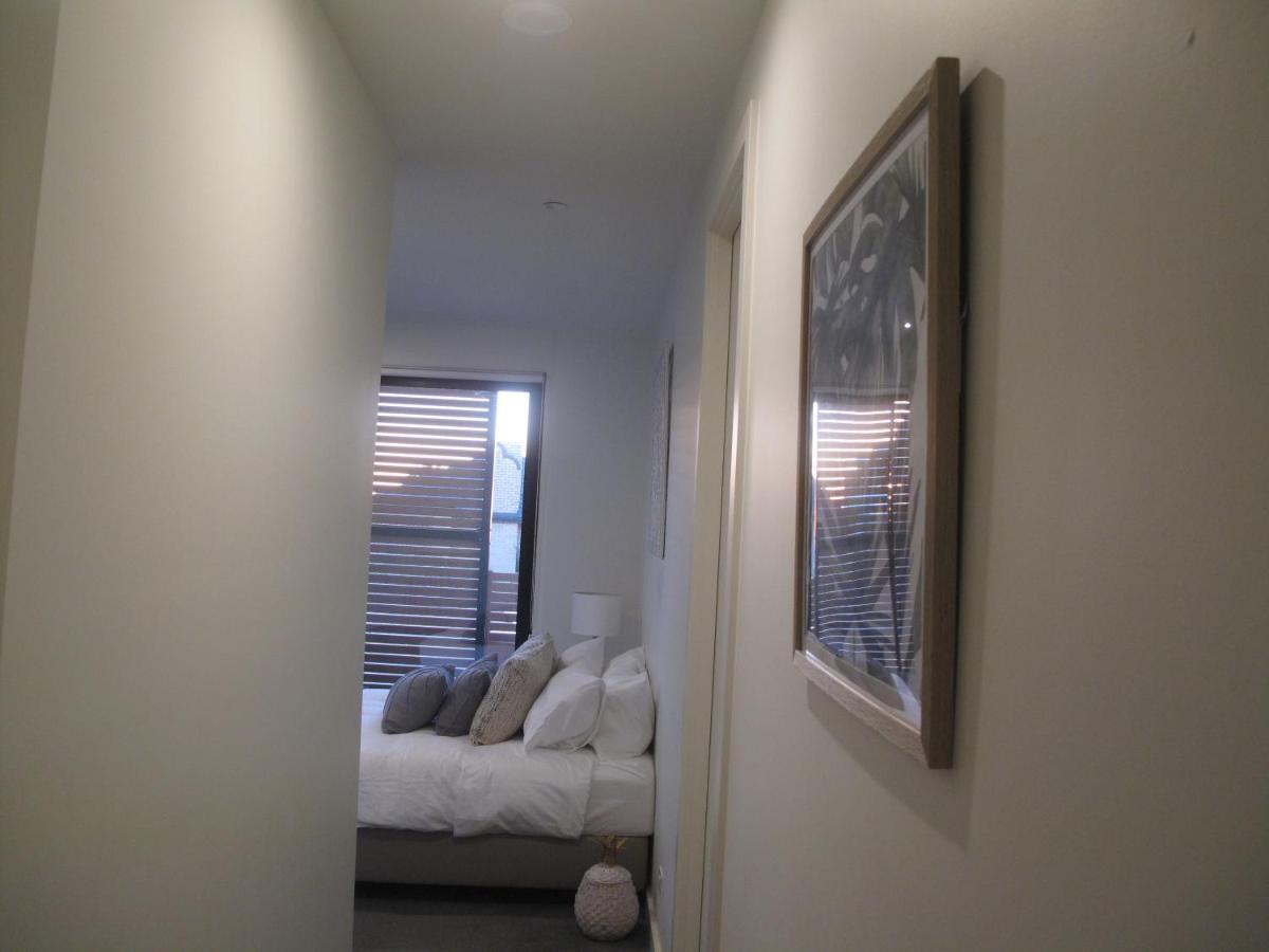 Modern 3 Bedroom Apt With Free Parking, Netflix, Wifi & Welcome Wine By Bnb Pro Melburne Exterior foto