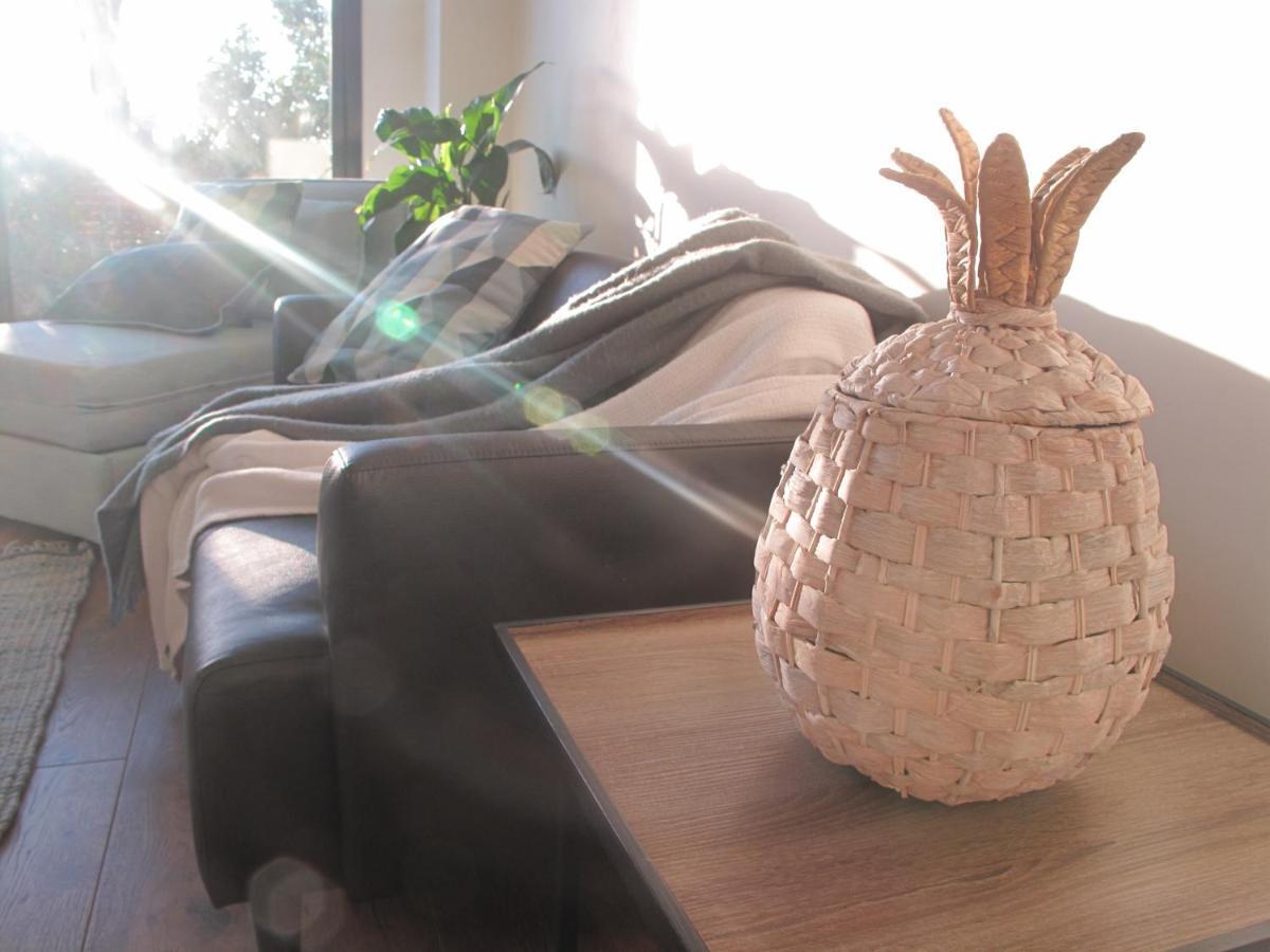Modern 3 Bedroom Apt With Free Parking, Netflix, Wifi & Welcome Wine By Bnb Pro Melburne Exterior foto